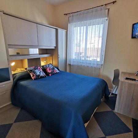 Hotel Le Pasteur ロワイヤン エクステリア 写真